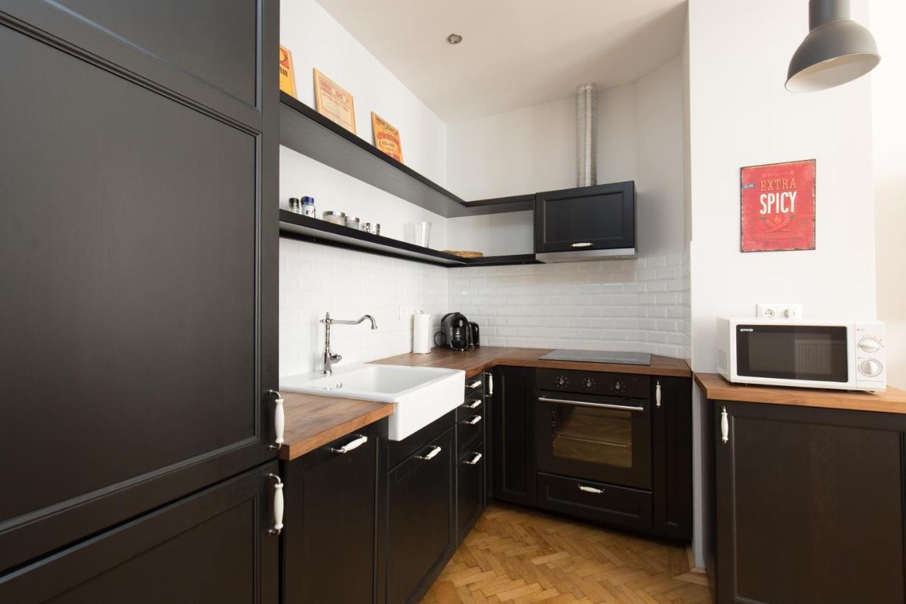 King Rustik & Central Apartment Budapest Exteriör bild