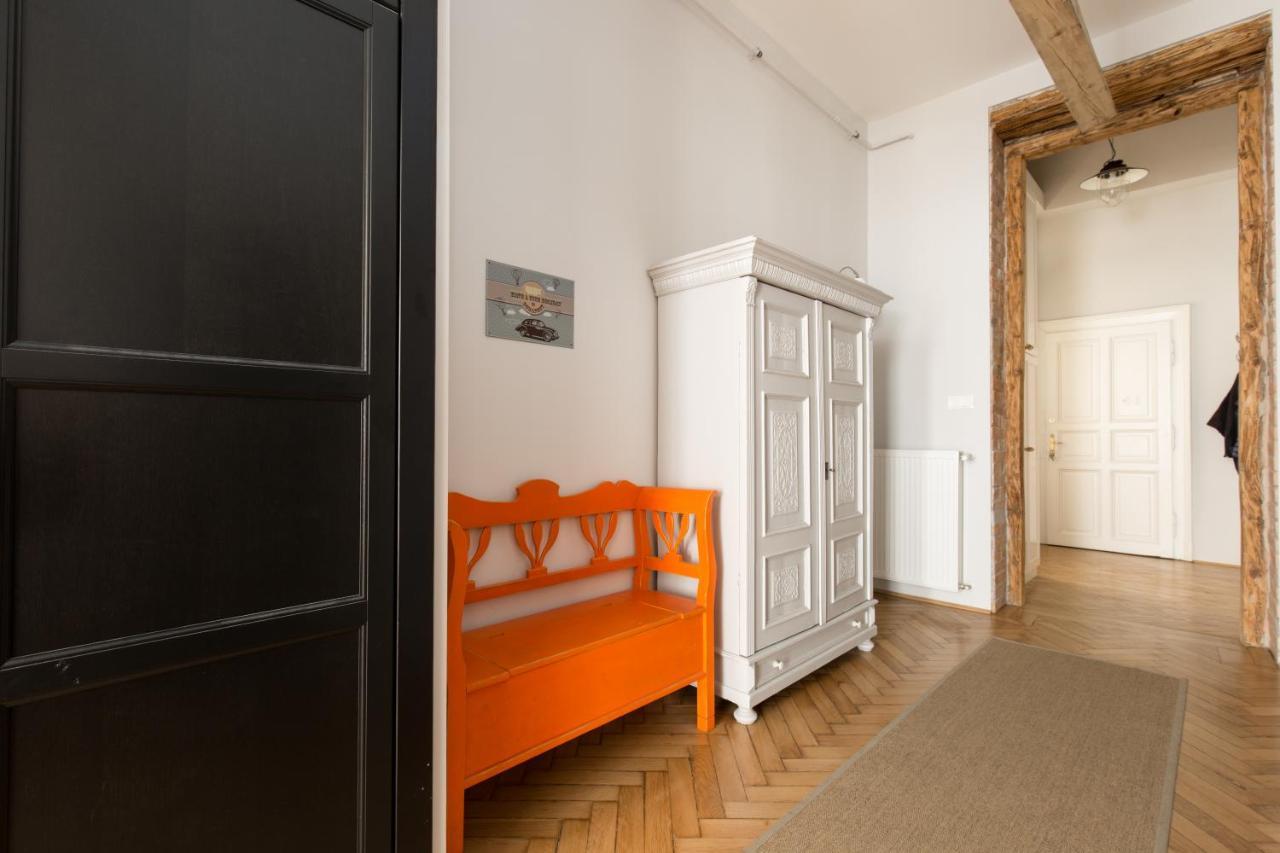 King Rustik & Central Apartment Budapest Exteriör bild
