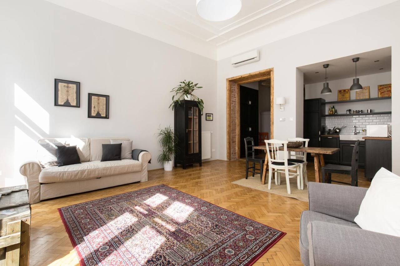 King Rustik & Central Apartment Budapest Exteriör bild